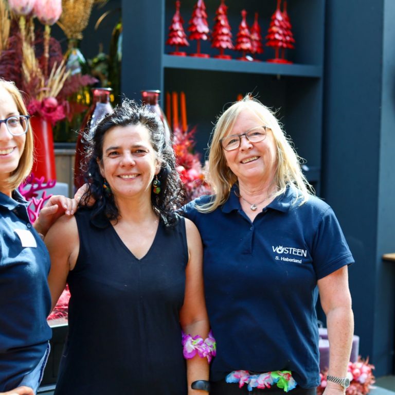 Vosteen • Floristenbedarf • Tropical Christmas: Review of Creativ in-house exhibition in September 2022 2 creativ-hausmesse-september-2022_impressionen-72