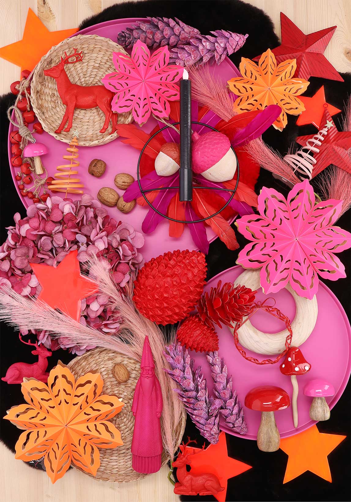 Vosteen • Floristenbedarf • Cheeky modernity and cozy tradition - Winter 2023 theme worlds! 60 Vosteen • Floristenbedarf • top down katalog XMas 2023 pink gold silber Neon Pink Magenta