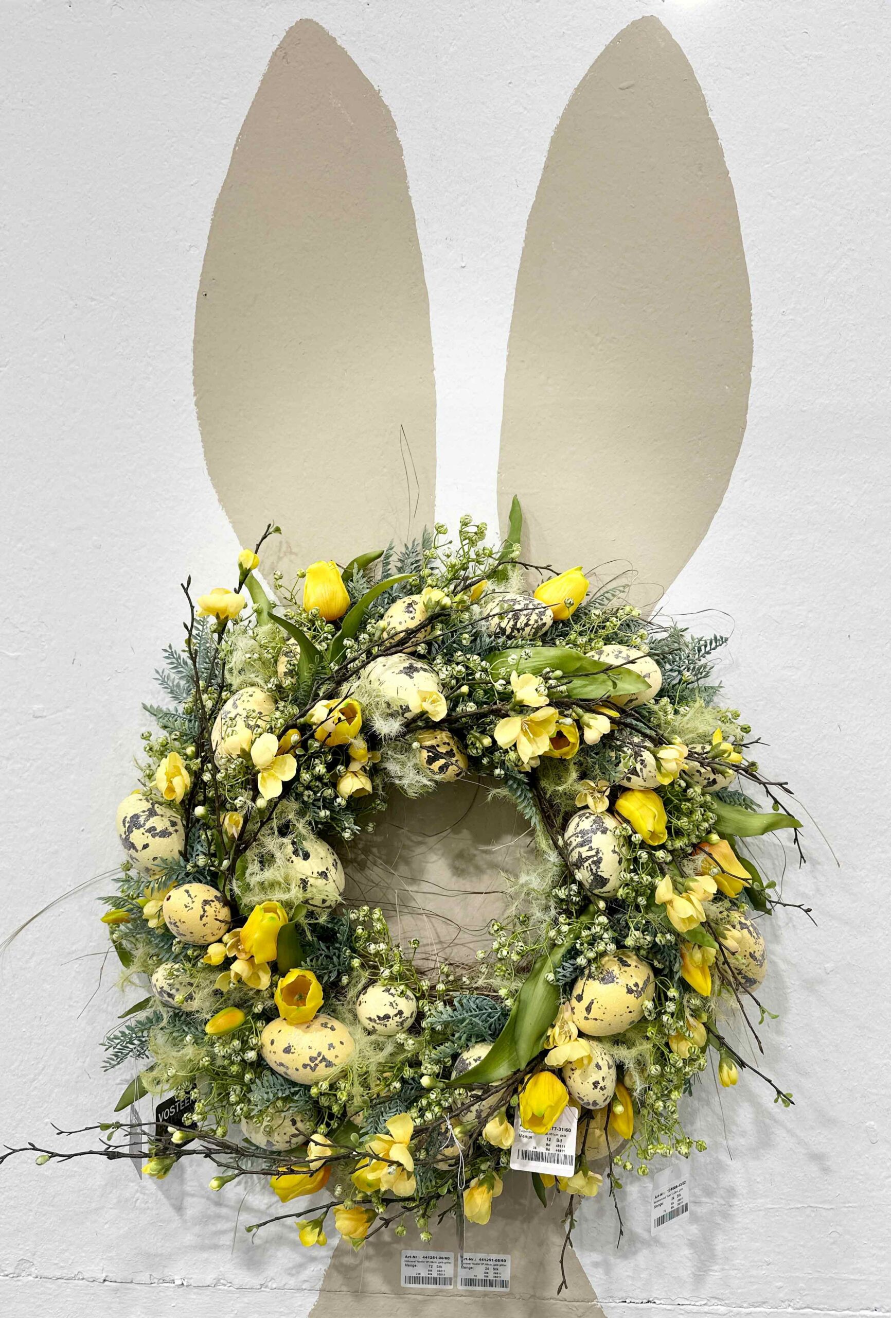 Vosteen • Floristenbedarf • Impressive Trendset trade fair in Munich and preview of the Nordstil trade fair in Hamburg! 10 Vosteen • Floristenbedarf • vosteen messe trendset 2024 34 Hase Kranz scaled