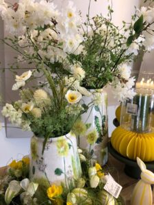 Dandelion" vase and our exclusive "Spritz" bouquets